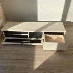 テレビボードの画像