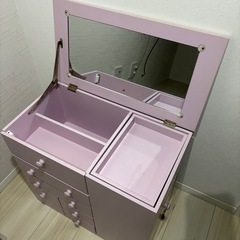 ミニドレッサーの画像