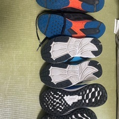運動靴　スニーカー各種の画像