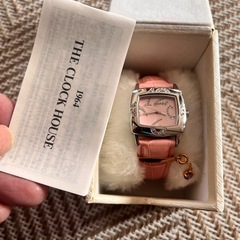 THE CLOCK HOUSE のピンクの腕時計の画像