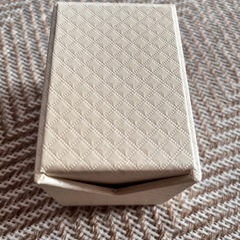 THE CLOCK HOUSE のピンクの腕時計の画像