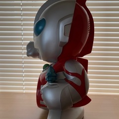 ウルトラマンフィギュア目覚まし時計の画像