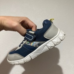 スニーカー 18cmの画像