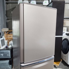 💥激安💥❗️配送•設置🉑❗️🏅保証付き🏅三菱3ドア冷蔵庫　自動製氷機あり👍　2016年製　容量335Lの画像