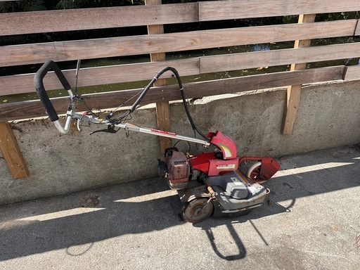 自走式草刈り機　たすかる515