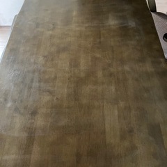 ダイニングテーブルの画像