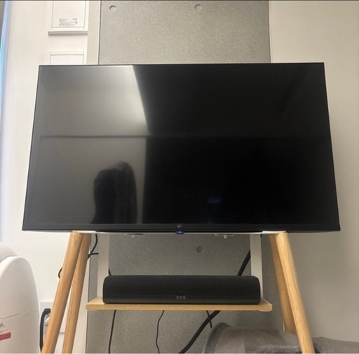 43V型チューナーレステレビ テレビ台つき付き