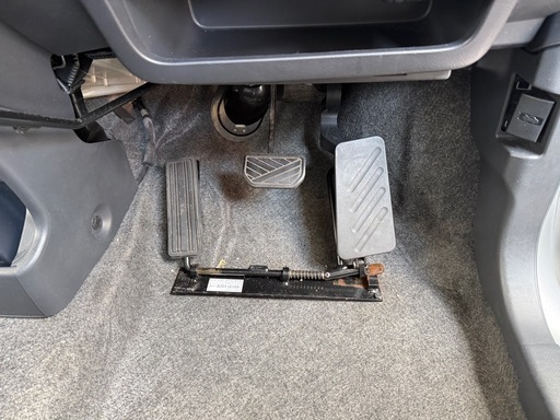 車パーツ