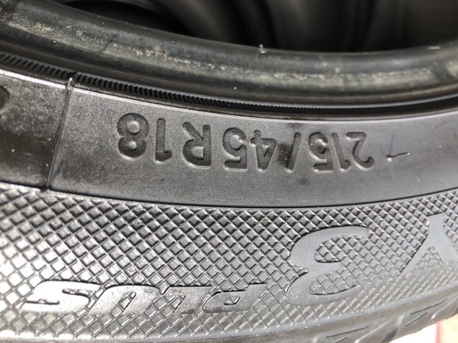 215/45R18夏タイヤ2本取り付け無料