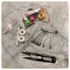 ꒰未使用꒱海外製 電池式 ハンディミシン 小型ミシンの画像