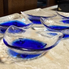 銀座和光（WAKO）ガラス小鉢 5枚セット｜青・三角皿の画像