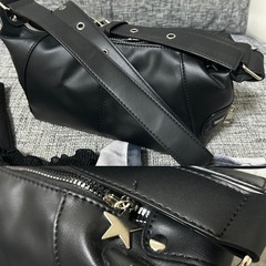 【おまとめ冬服】ブラックコーデ　未使用のバッグ1点　インナー2点　パンツ2点　カーディガン1枚の画像