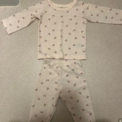 80 長袖　パジャマ　女の子の画像