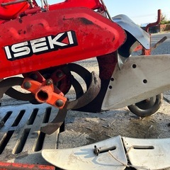 イセキ　管理機　畝立て　 KC33 ランドミニ33　ハンドル上下回転　耕運機　家庭菜園 3.5馬力 Wタイヤ 土あげ 溝上げ 畝上げ 培士 溝掘り 跳ね上げ 培土器.補助輪付き　宮崎の画像