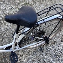 688、ママチャリ27インチホワイトの画像