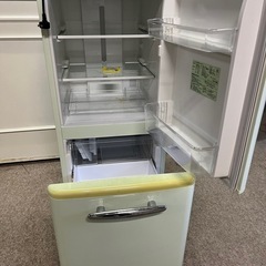 レトロ冷蔵庫の画像