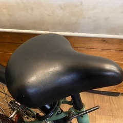 【LEDオートライト】26インチ自転車　6速　モスグリーンの画像
