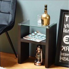 ニトリ　ガラス天板ナイトテーブルの画像