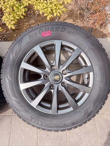 スタッドレスタイヤ、ヴォクシー195/65R15