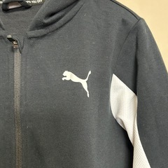 PUMA ブラック/ホワイト パーカー　160cmの画像