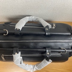 本革 メンズ トラベルバッグ ブラック 未使用 ショルダー付き ノートPC収納可の画像