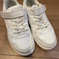 New Balance グレー & Nike ホワイト スニーカーセット　3足の画像