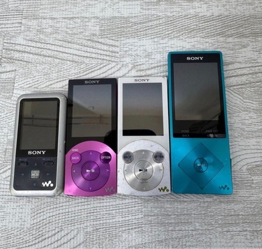 SONY WALKMAN ソニーウォークマン　4つセット