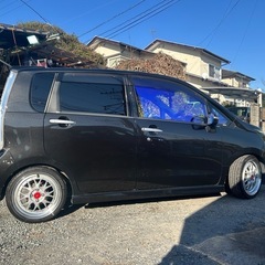 🔥かっこいいムーブカスタム が新着入庫しました🔥🚗✨  車検入れたばかりで、車検たっぷりついてます🤩 新品RSRスーパーダウンサス取付済みでローダウンもバッチリ✨  シャインゴーストフィルム施工車なので、 UVカット＋見た目もオシャレで存在感抜群です🤩  気になる方はお気軽にお問い合わせください📩 の画像