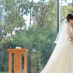 ホワイトレースウェディングベールの画像