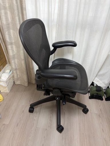 ハーマンミラーのメッシュチェア（Bサイズ）