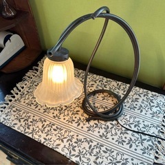 ガラス製テーブルランプ 約40cm すずらん　アンティークの画像