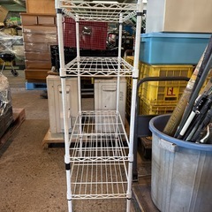 ３段スチールラックの画像