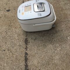 JM20749K) Panasonic炊飯器SR-HX106 2017年製＜幅：約26cm 高さ21cm 奥行：約36㎝ ＞中古品【取りに来られる方限定】　の画像