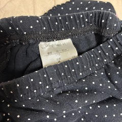 110サイズ　インナーパンツ　オーバーパンツ　西松屋　黒ドットの画像