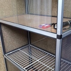 ガラスの収納ケースの画像