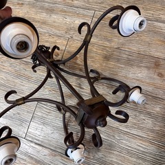 アンティーク　アイアン　シャンデリアの画像