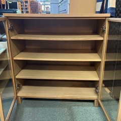 ガラス扉のキャビネット【F01079】の画像