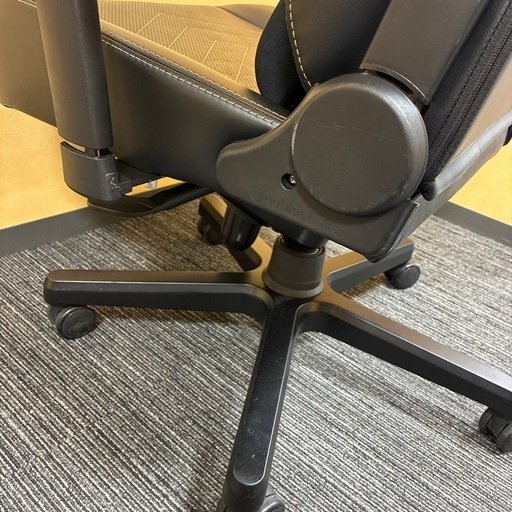 noblechairs ゲーミングチェア　