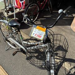 【リサイクルショップどりーむ荒田店】No.661 自転車 シルバー カギ付き オートライトです。の画像
