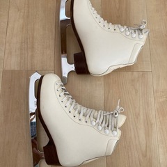 アイススケート靴の画像