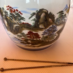 陶磁器製火鉢の画像