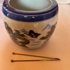 陶磁器製火鉢の画像