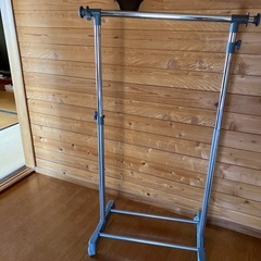 ハンガーラックの画像