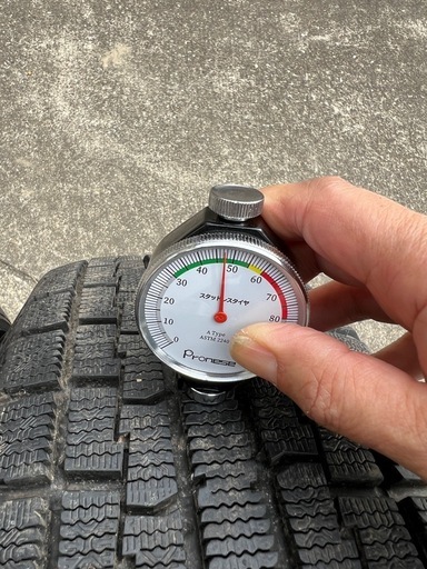 トーヨー　スタッドレスタイヤ　バリ山　ミニバンなどに　195/65R15