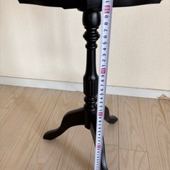 サイドテーブルの画像