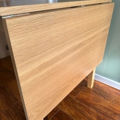 伸長式ダイニングテーブルの画像