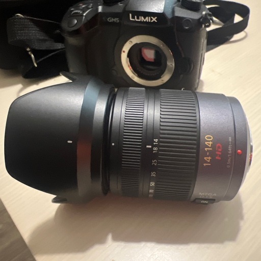 【カメラ】GH5ボディ+ 14-140mm レンズ＋ケース一式セット