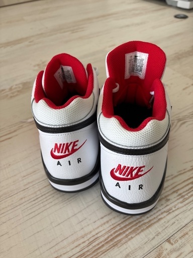 NIKE 新品　箱付き　25センチ　シューズ