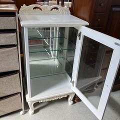 坂2602-657 アンティーク調　ガラス キャビネット ショーケース コレクションケース ロココ調 ホワイト家具 キズ汚れ有りの画像