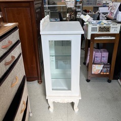 坂2602-657 アンティーク調　ガラス キャビネット ショーケース コレクションケース ロココ調 ホワイト家具 キズ汚れ有りの画像